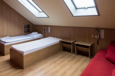 45 - Red F1 in hotel accommodation