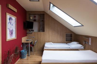 45 - Red F1 in hotel accommodation