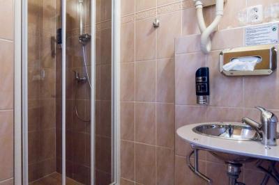 45 - Red F1 in hotel accommodation